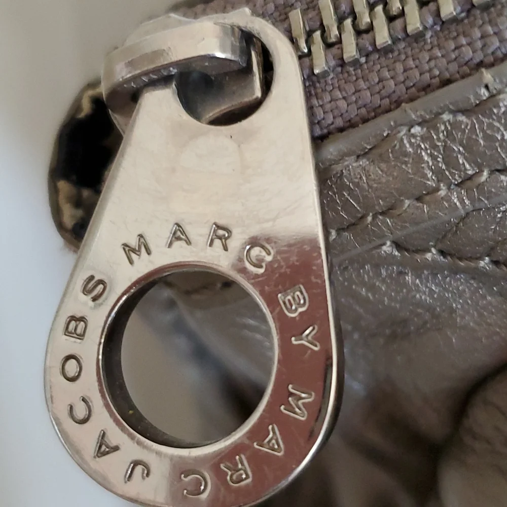 Marc by Marc Jacobs Handbag - Picture 9 of 9